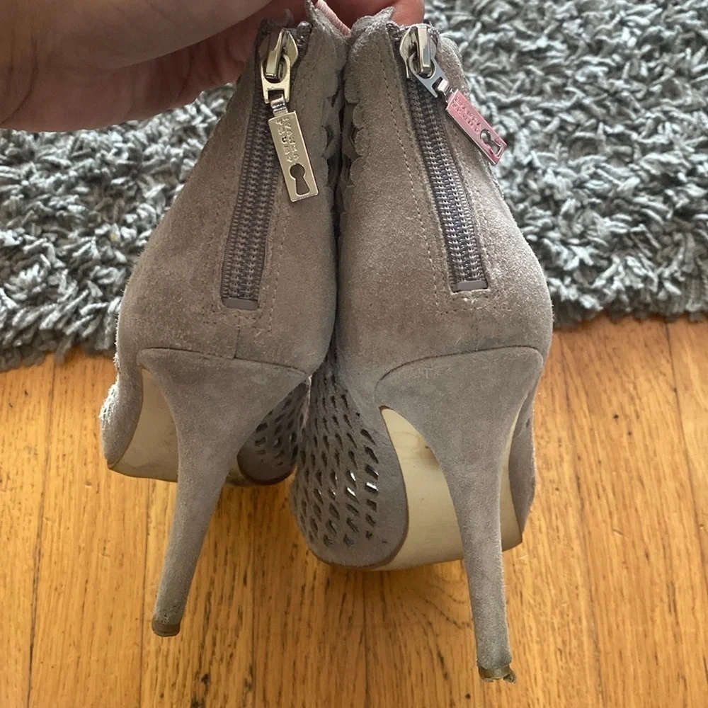 Ivanka Trump Womens Taupe Leather Didia Caged Peep Toe Cut Out Pump Heels 6M